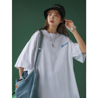 Ženska casual majica s natpisima i ovalnim izrezom