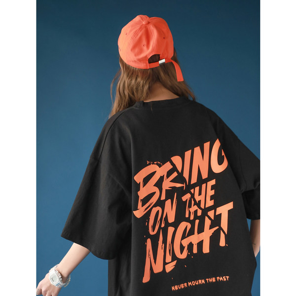 Ženska casual majica s natpisima i ovalnim izrezom