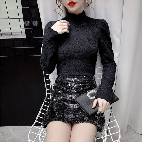 Ženska čipkana bluza s dugim rukavima