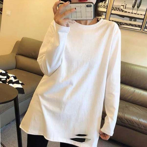 Ležerna ženska bluza s ovalnim izrezom i dugim rukavima