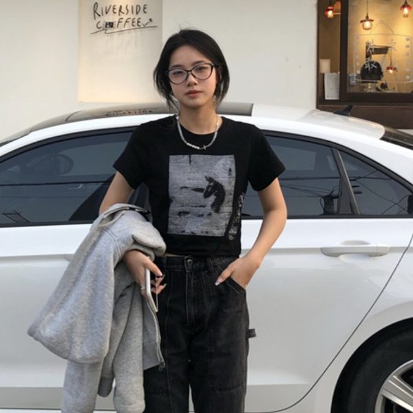 Novi model ženske asimetrične majice s ovalnim izrezom