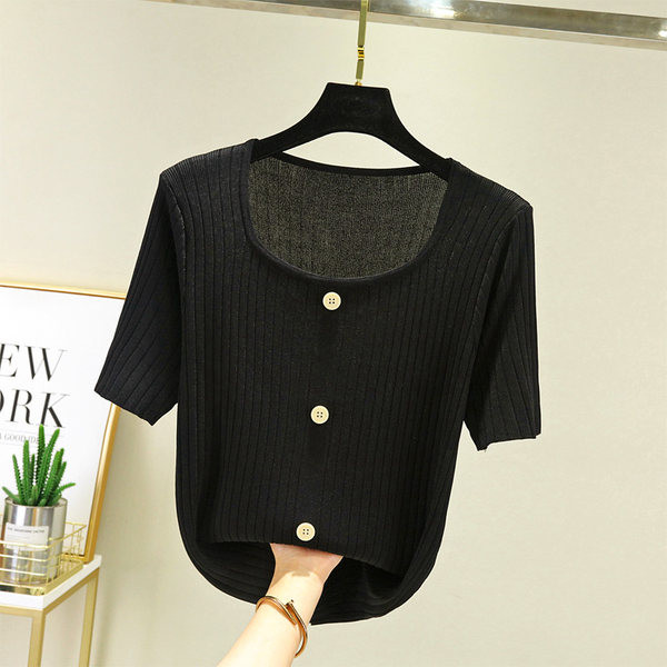 Ženska bluza s dugmadima i kratkim rukavima