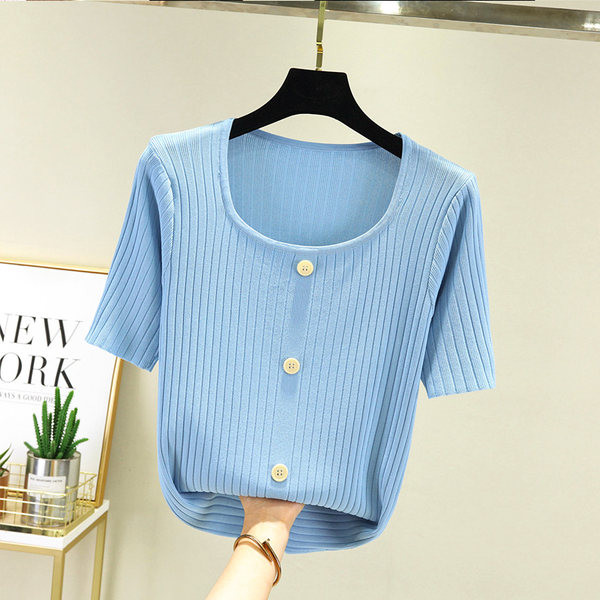 Ženska bluza s dugmadima i kratkim rukavima