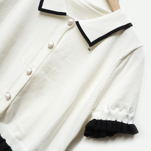 Novi model kratke ženske bluze sa klasičnom kragnom i gumbima