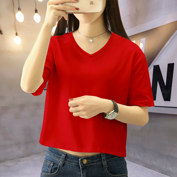 Jednobojna ženska kratka majica sa špic izrezom