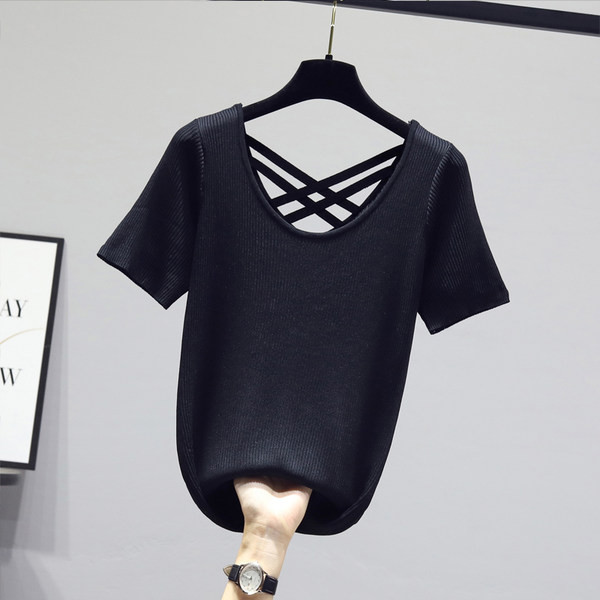 Ženska jednobojna majica s ovalnim izrezom i kratkim rukavima