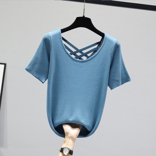 Ženska jednobojna majica s ovalnim izrezom i kratkim rukavima