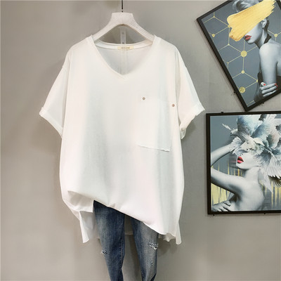 Γυναικείο φαρδύ μπλουζάκι με τσέπη και ντεκολτέ spitz