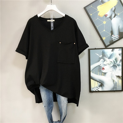 Γυναικείο φαρδύ μπλουζάκι με τσέπη και ντεκολτέ spitz