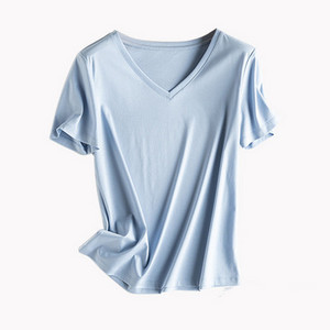 Moderna jednobojna bluza jednobojni model