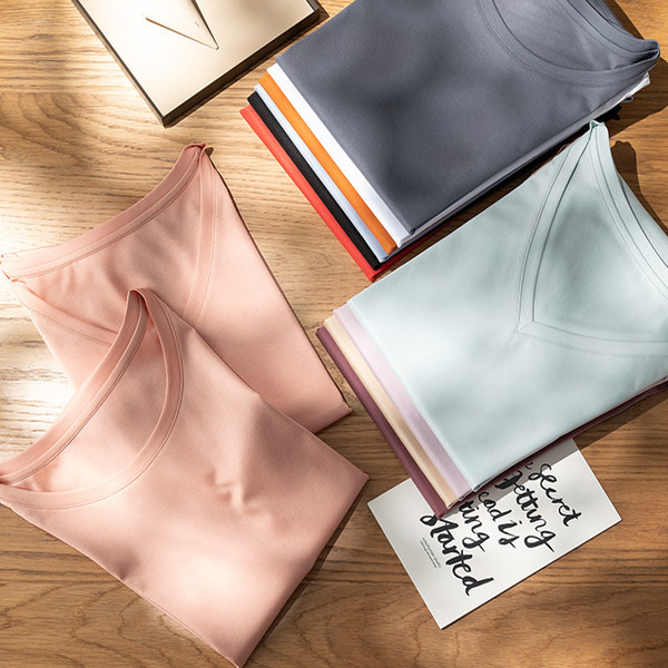 Moderna jednobojna bluza jednobojni model