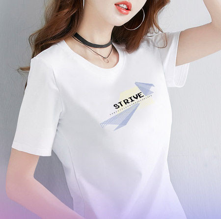 Novi model ženske majice kratkih rukava bijele boje sa raznim aplikacijama