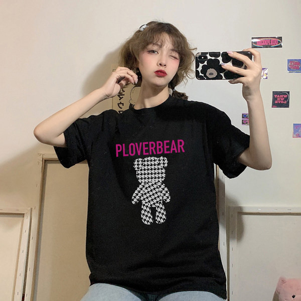 Široka ženska majica s okruglim izrezom i printom