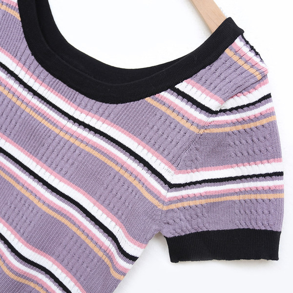 Ženski crop top od samtastog pletiva s ovalnim izrezom