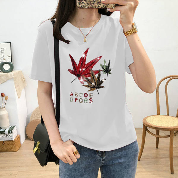 Proljetna ženska majica sa sjajnom aplikacijom i kratkim rukavima