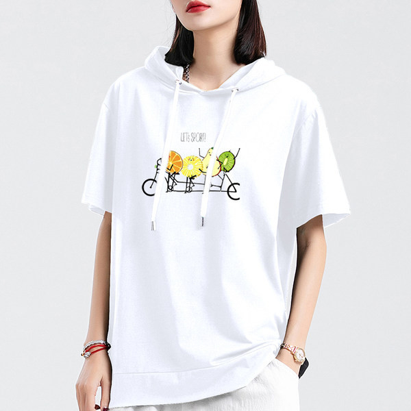 Sportisks ikdienas sieviešu t-krekls ar apdruku un kapuci