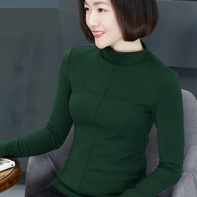 Proljetna bluza s visokim ovratnikom i dugim rukavima