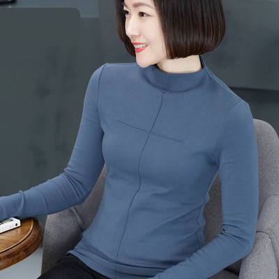 Proljetna bluza s visokim ovratnikom i dugim rukavima