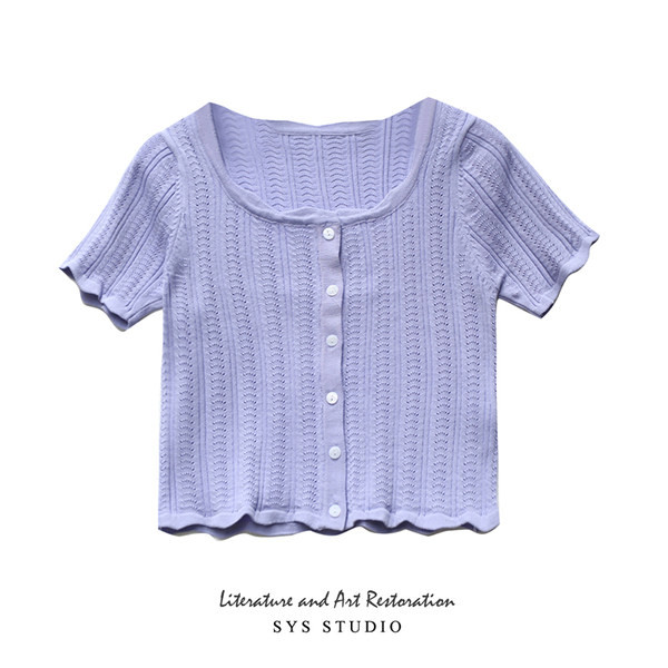 Novi model ženskog crop topa s gumbima i ovalnim izrezom