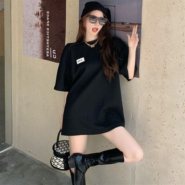 Sieviešu gara blūze ar 3/4 piedurknēm un emblēmu