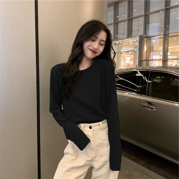 Jednobojna bluza s ovalnim izrezom i dugim rukavima