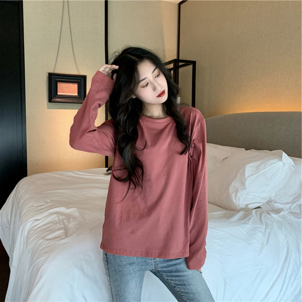 Jednobojna bluza s ovalnim izrezom i dugim rukavima