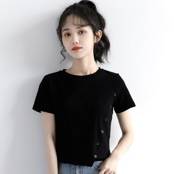 Moderna muška majica s okruglim izrezom i gumbima