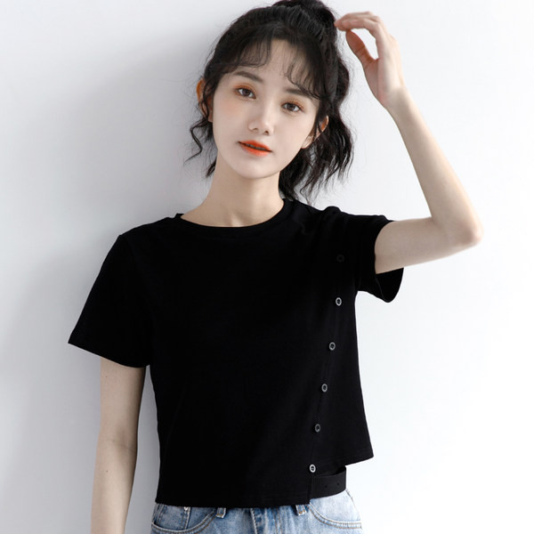 Moderna muška majica s okruglim izrezom i gumbima