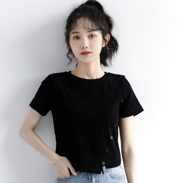 Moderna muška majica s okruglim izrezom i gumbima