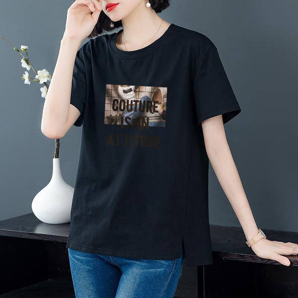 Ženska majica s kratkim rukavima i aplikacijom