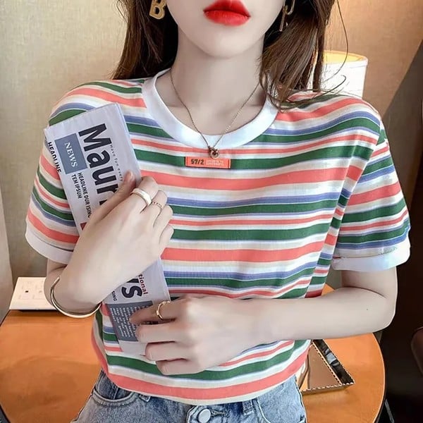 Ležerna ženska majica na pruge kratkih rukava