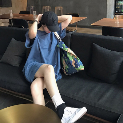 Ženska široka majica s okruglim izrezom-čisti model