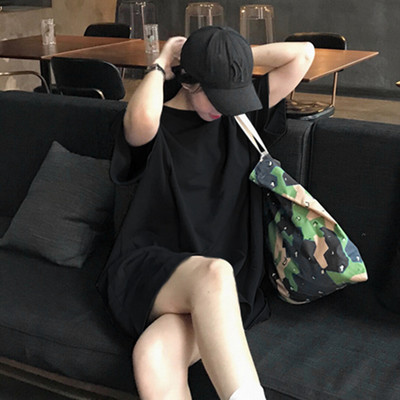 Ženska široka majica s okruglim izrezom-čisti model