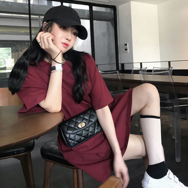 Ženska široka majica s okruglim izrezom-čisti model