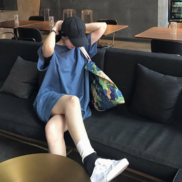 Ženska široka majica s okruglim izrezom-čisti model