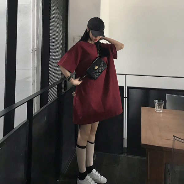 Ženska široka majica s okruglim izrezom-čisti model