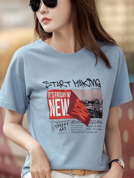 Ikdienas sieviešu blūze ar ovālu kakla izgriezumu un aplikāciju