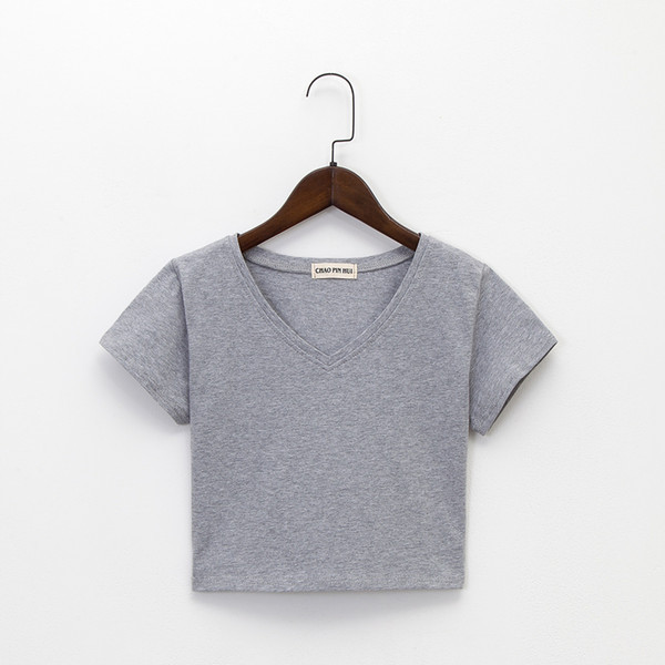 Kratka pripijena bluza sa špic izrezom