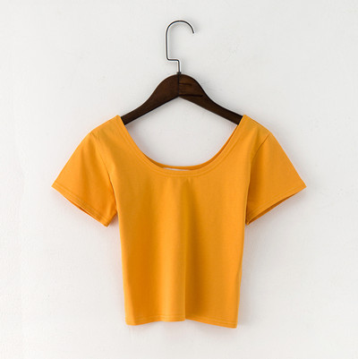 Jednobojni model ženske bluze kratkih rukava