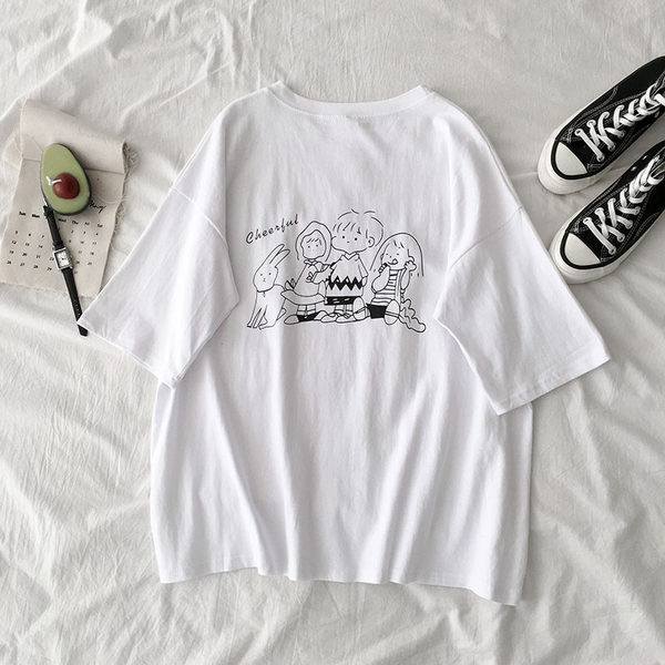 Proljetna ženska majica s aplikacijom