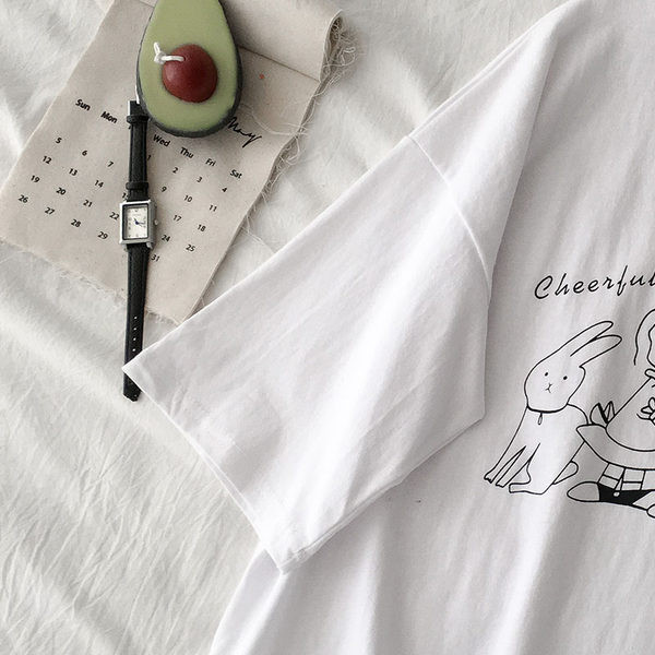 Proljetna ženska majica s aplikacijom