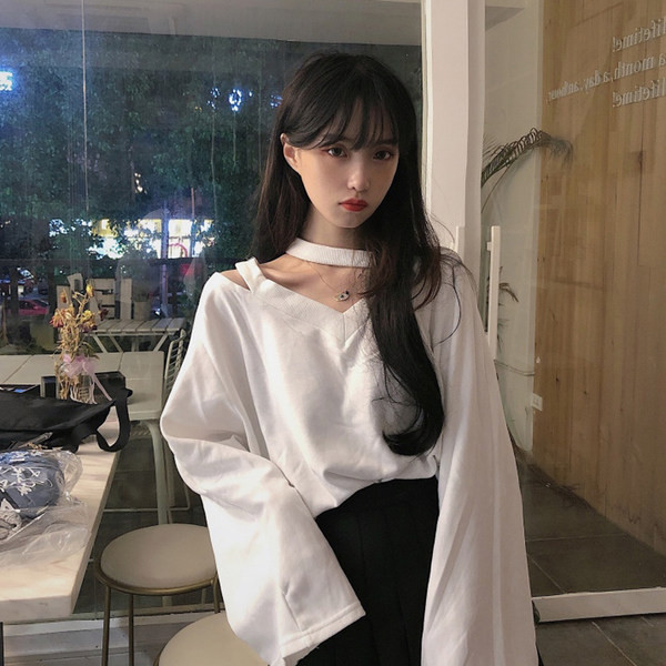 Novi model ženske bluze sa špic izrezom i širokim rukavima