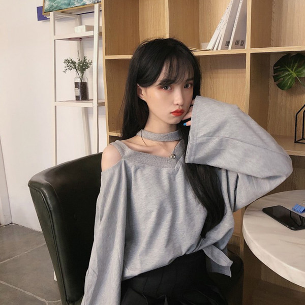 Novi model ženske bluze sa špic izrezom i širokim rukavima