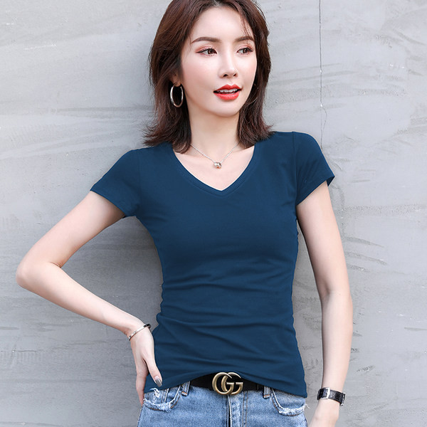 Ženska bluza jednobojnog modela s kratkim rukavima