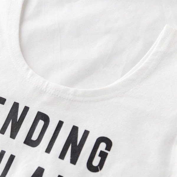 Trumpa palaidinė su užrašais – skirtingų spalvų