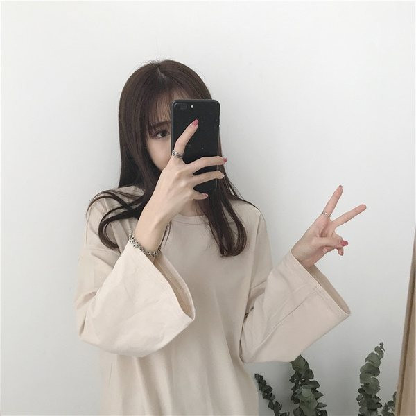 Ležerna ženska bluza sa ovalnim izrezom-čisti model