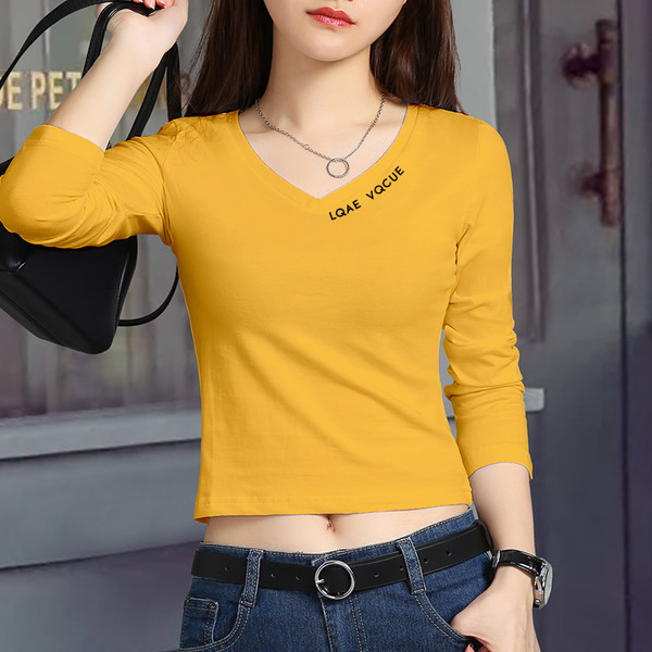 Novi model kratke ženske bluze sa natpisom i špic izrezom