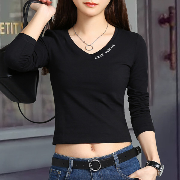 Novi model kratke ženske bluze sa natpisom i špic izrezom