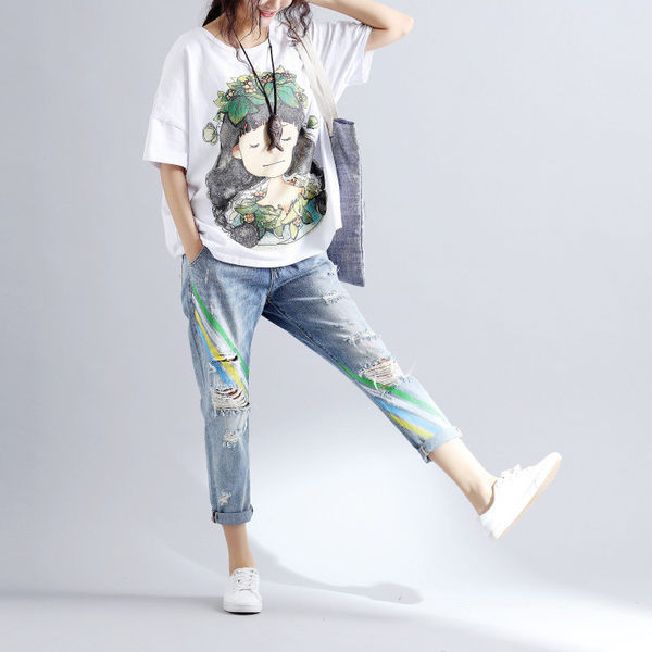 Ležerna ženska bluza s aplikacijom u boji - široki model