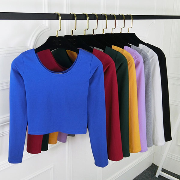 Kratka bluza s dugim rukavima i ovalnim izrezom